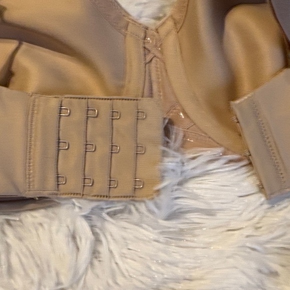Delicate Tan Underwire Bra - Picture 6 of 7